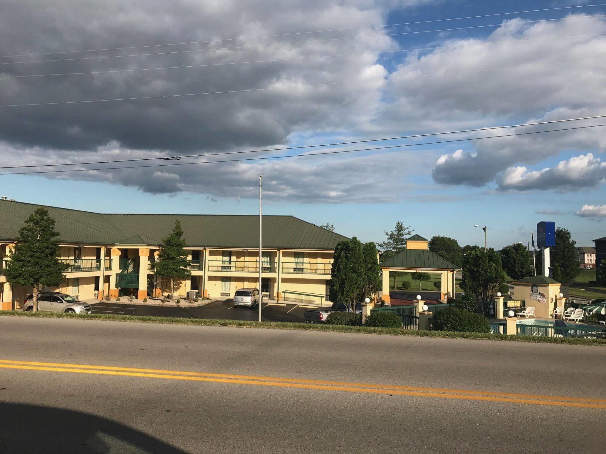 Baymont By Wyndham Cave City Exterior foto